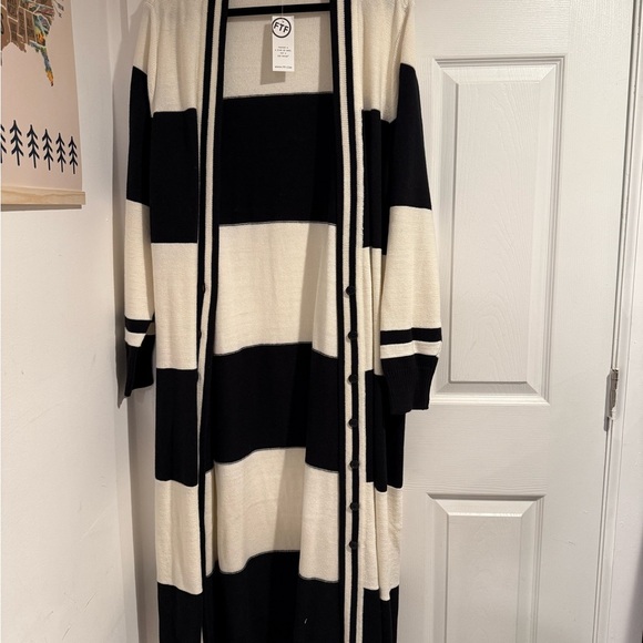 Black and White Striped Maxi Cardigan - Picture 2 of 6